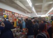 Jelang PSBB Kota Tasik, Warga Serbu Pusat Perbelanjaan