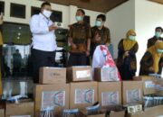 Jelang PSBB, IAI Tasik Donasi APD serta Suplemen Makanan