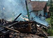 Rumah di Pamulihan Hangus Terbakar