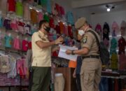 Serba-serbi PSBB, Warga Tasik Terpaksa Belanja Susu Bayi ke Ciamis