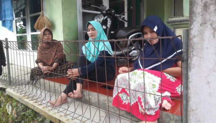 Warga Cikondang Banyak yang Merantau, PSBB Bikin Bingung