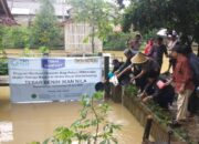 YBM PLN Gandeng IRMAKABA Tebar 6.000 Benih Ikan Nila di Desa Bantarkalong