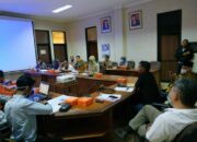 Mahasiswa ‘Kuliti’ Pemkot Tasik dan DPRD Soal Reklame