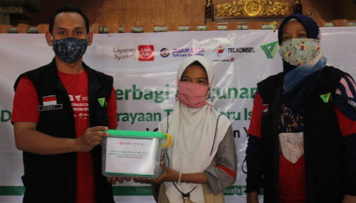 Bantu Ratusan Yatim di Indonesia melalui Dompet Dhuafa