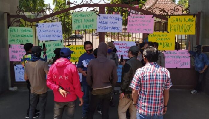Warga Protes Karut-marut BPNT
