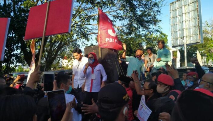 Nina Agustina-Luky Hakim Berorasi Sebelum Bergegas Daftar ke KPU