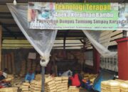 Jakarta PSBB Lagi, Dungus Tamiang Masih “Ngeureuyeuh” Kirim Kerajinan Anyaman Bambu