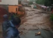Pasawahan Cicurug Sukabumi Luluh-lantak Diterjang Banjir Bandang