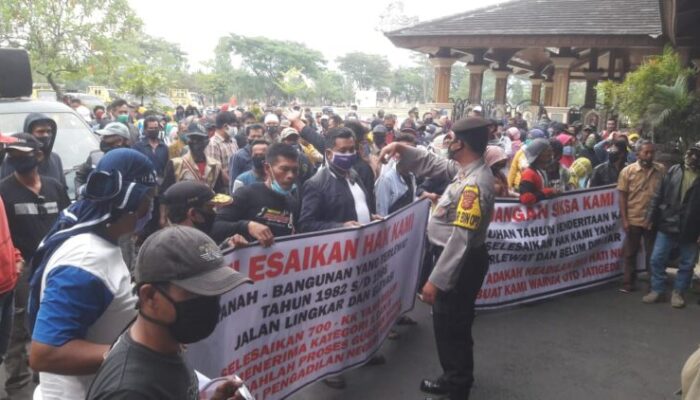 Dampak Sosial, OTD Jatigede Tak Henti Datangi Bupati