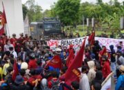 Ratusan Mahasiswa Tasik Kepung Gebu