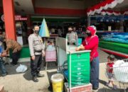 Polsek Cingambul Pantau Penyaluran Sembako BPNT