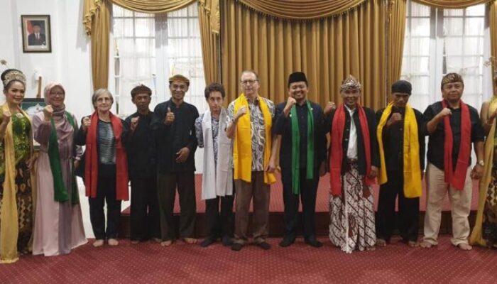 Muhibah Budaya Sumedang ke Perancis, 30 Orang Seniman, Biaya 800 Juta