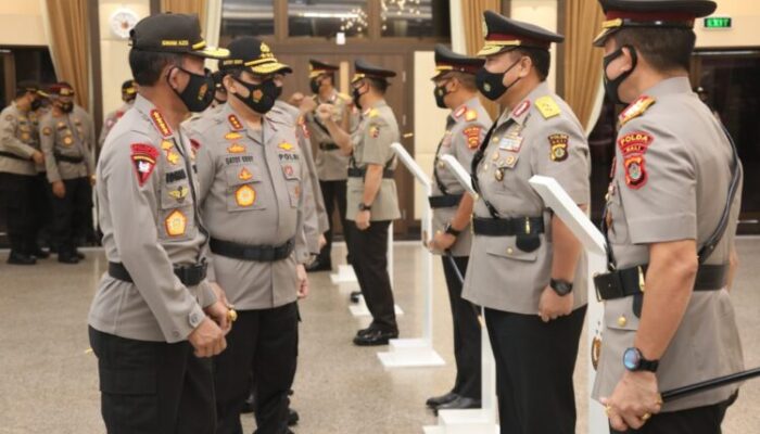 Kapolri Lantik Delapan Kapolda Baru