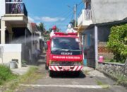 Petugas Damkar Garut, Tak Henti Lakukan Penyemprotan Disinfektan