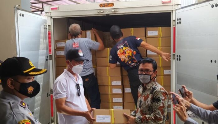 Surat Suara Sudah Tiba di KPU, Beberapa Dus Pinggirnya Sobék