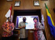 Wakil Walkot Bandung: Ayo Warga Bersatu Perangi Covid-19