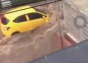 Banjir di Bandung, Mobil dan Motor Terseret