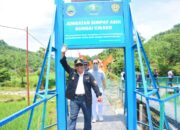 Uu Ruzhanul Resmikan Jembatan Simpay Asih Cikaso Garut