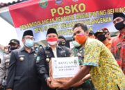 Kang Uu Bantu Warga Terdampak Angin Puting Beliung di Kab. Cirebon