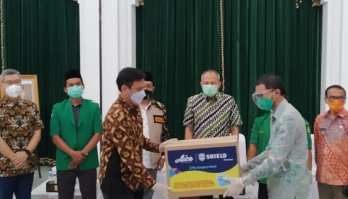 Aice dan GP Ansor Berikan Bantuan APD ke Pemprov Jabar