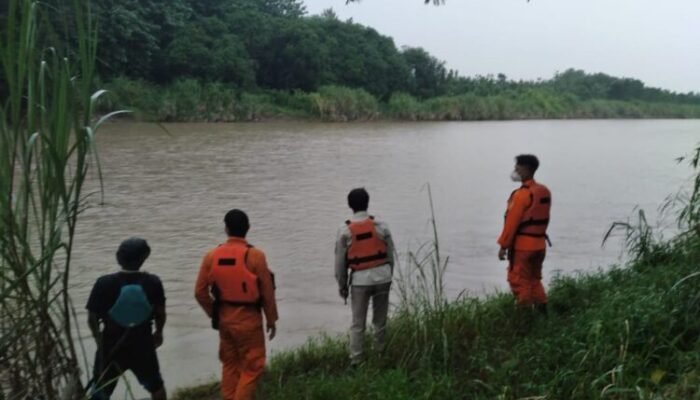 Yayat Tenggelam di Sungai Cimanuk Sumedang, Dalam Pencarian