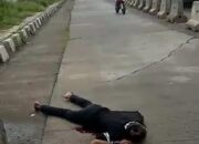 Pemuda Tergeletak Bersimbah Darah, Diduga Ditusuk