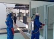 Brimob Lakukan Penyemprotan Disinfektan di Terminal Guntur