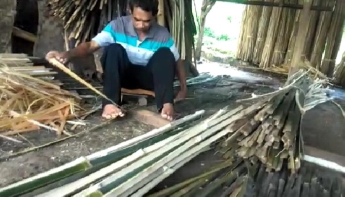 Perajin Bilik Bambu di Sumedang Bertahan di Tengah Pandemi, Banjir Pesanan
