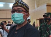 Ade Sugianto Menunggu Pelantikan Bersama Keluarga
