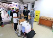 KAI Daop 2 Bagikan Takjil Gratis di Stasiun KA