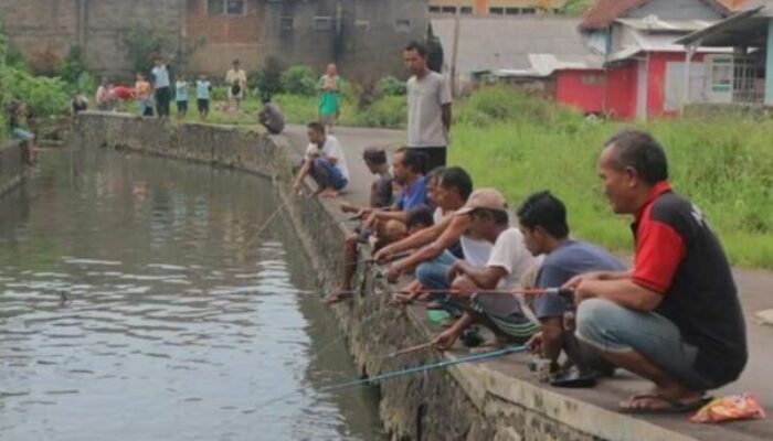 Munggahan Keren Warga Tuguraja Tasik di Sungai Cikalang