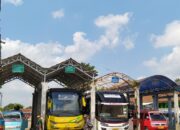 Keluar-Masuk Kendaraan Terminal Singaparna Menurun
