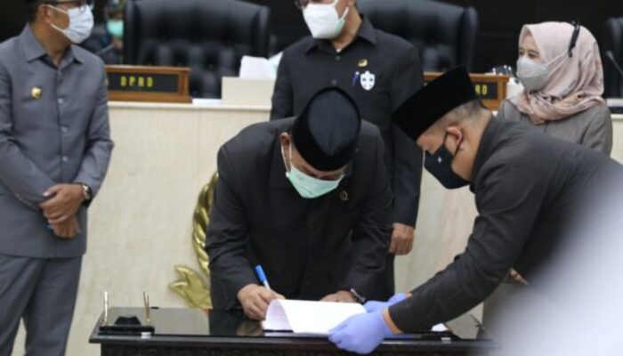 DPRD Jabar Tetapkan Dua Peraturan Daerah Terkait BPR