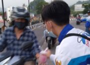 XTC Sumedang Bagikan Paket Takjil dan Masker