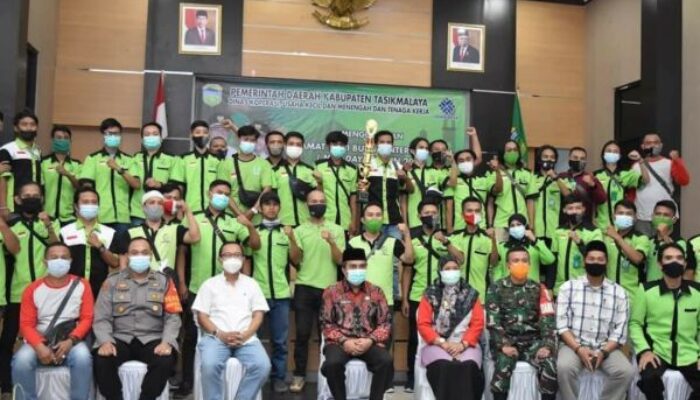 Memupuk Semangat dan Peran Aktif Para Buruh