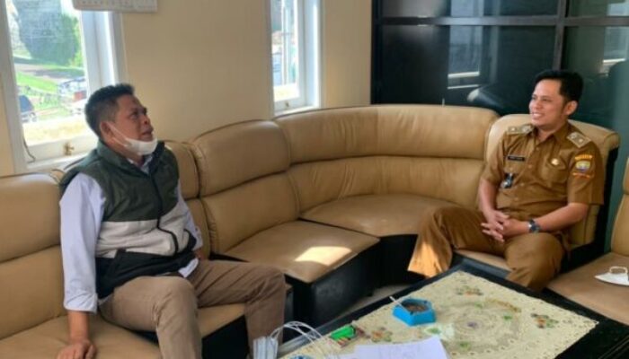 Pantau Penanganan Covid-19, Herman Habibullah Datangi Pemdes