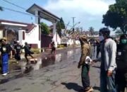 Massa Lempari Kantor Kejari, Berakhir di Tangan Polisi