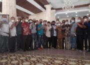 Pelantikan Molor, Kades Terpilih di Indramayu Datangi Bupati