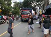 Pemotor Salip Kiri Truk dan Terjatuh, Tewas di Dekat Hotel Crown