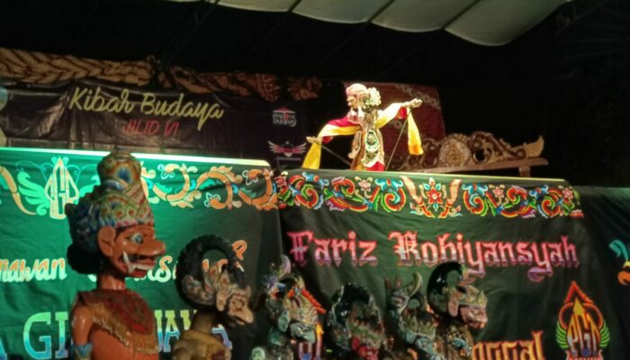 Tiga Dalang Tampilkan Wayang, Riuhkan Cigaraja Paseh