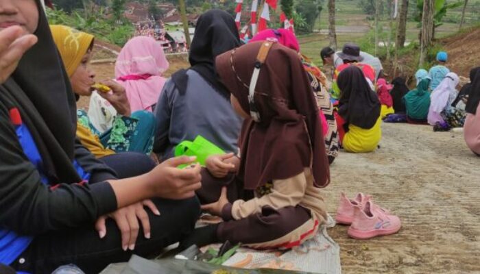 Jalan Bagus Panen Melimpah, Warga Kampung Sedalewih Syukuran Botram