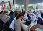 Ratusan Anak Sekolah di Sumedang Divaksin