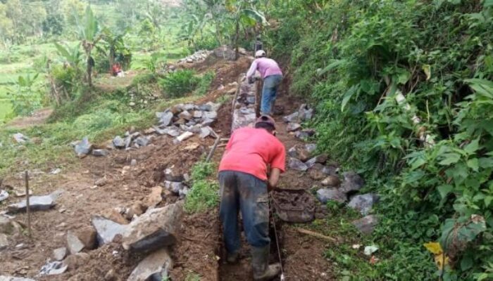 Masyarakat Nyalenghor Nangewer Sumringah, Saluran Irigasi Unan Dibangun