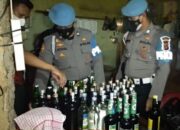 Emak Simpan Puluhan Botol Miras di Bawah Tempat Tidur