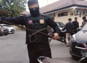 Nongkrong di Jalan Gobras, Remaja Bawa Celurit dan Pedang