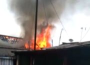 Api Lahap Sebuah Rumah di Perum Cisalak