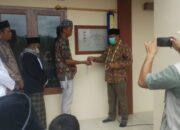 Ketua DKM Thoyibah Atthoyibah Terima Kunci Masjid dari WAMY
