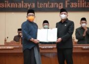 DPRD Kab. Tasik Pelopori Pengesahan Perda tentang Fasilitasi Pondok Pesantren