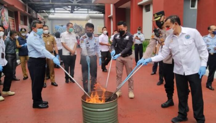 Lapas Kelas IIA Bandung Musnahkan Narkoba