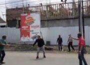 Pria Tarung Bebas Pakai Gergaji Vs Golok di Depan Samsat Tasik